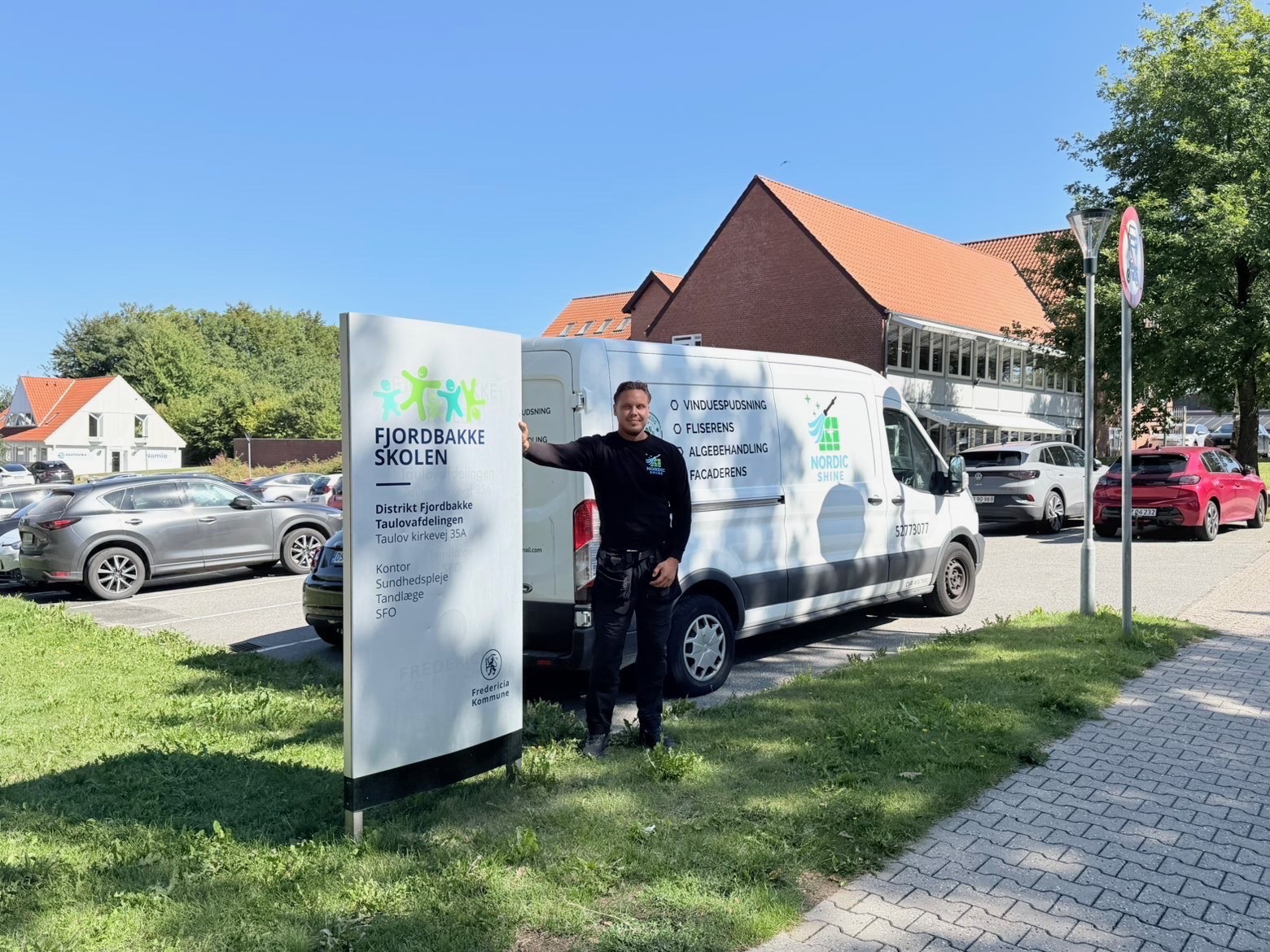 Nordic Shine medarbejder ved Fjordbakkeskolen i Fredericia